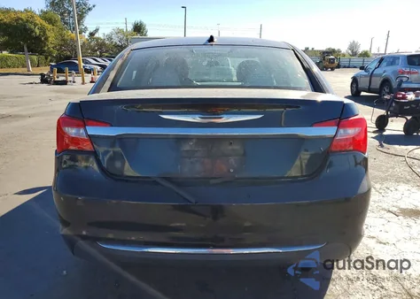 2011 Chrysler 200 Touring z USA, uszkodzony, nr VIN 1C3BC1FB9BN576744